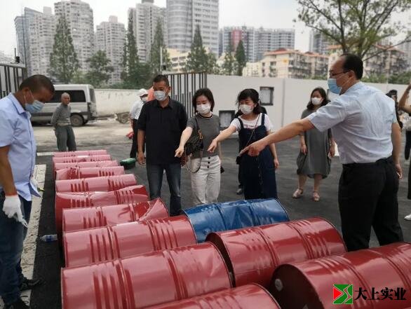 胶水抽样现场