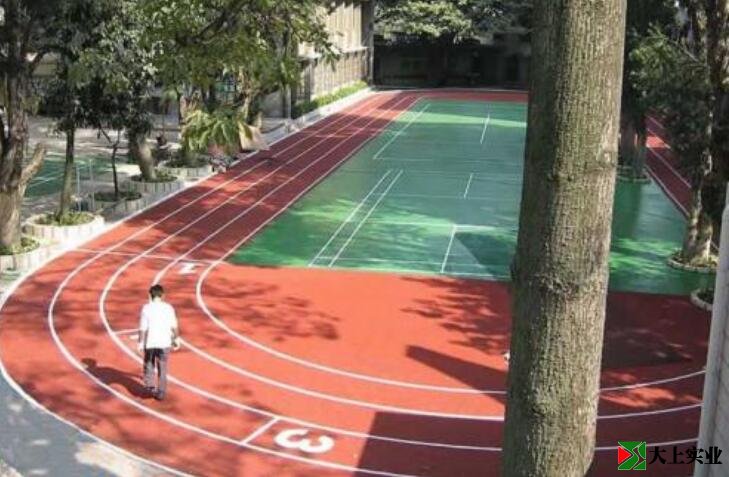 200米塑胶跑道