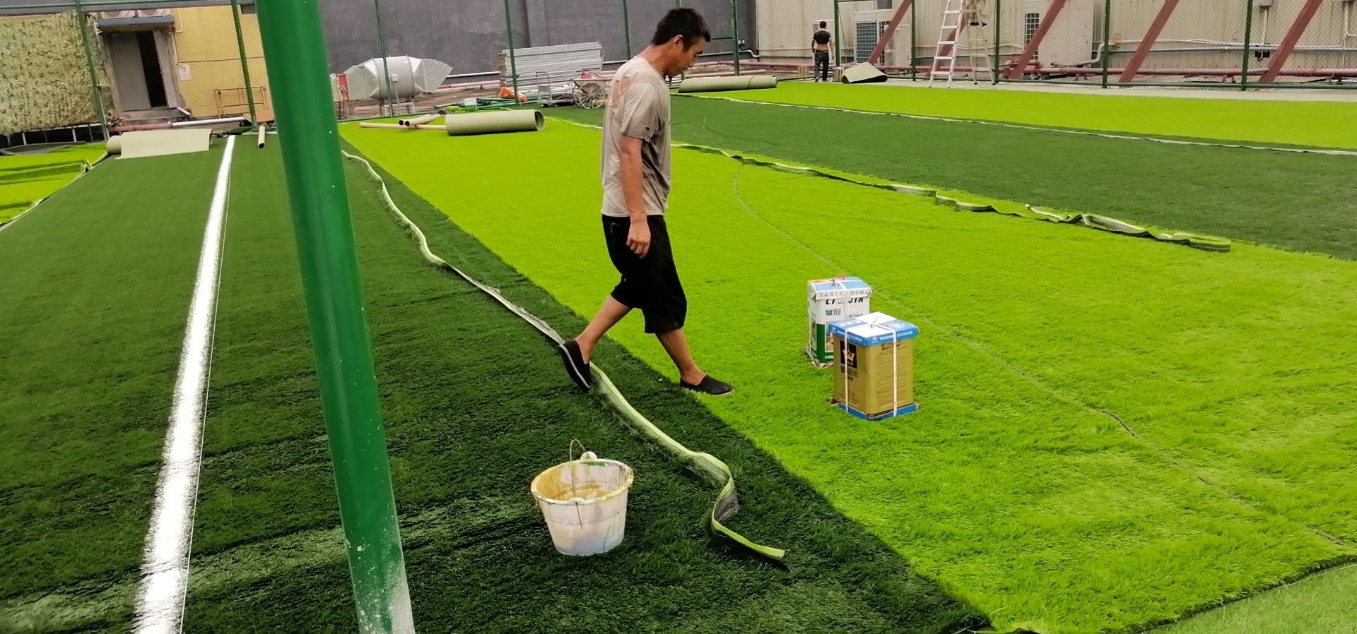 青创园楼顶足球场工程项目