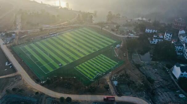 下涯镇之江村总占地面积20余亩的足球场建成
