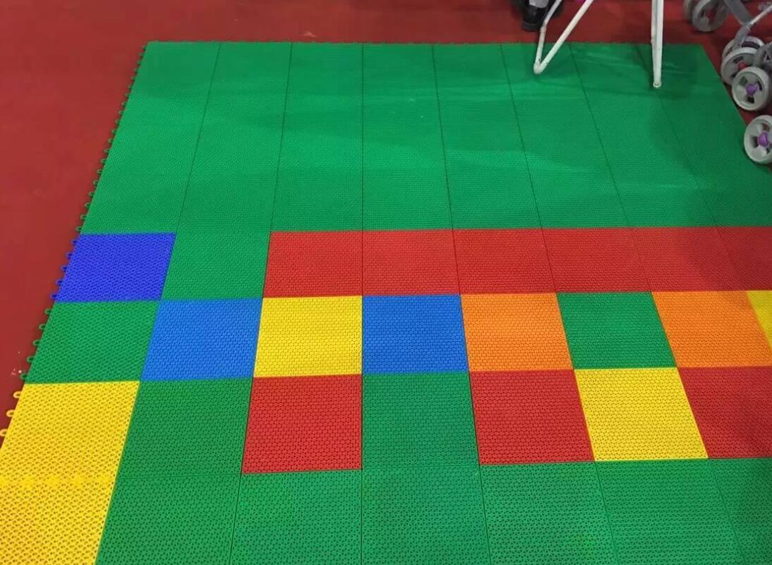 幼儿园悬浮拼装地板
