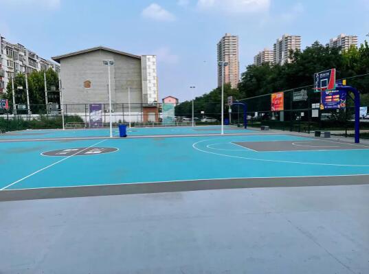 新建篮球场