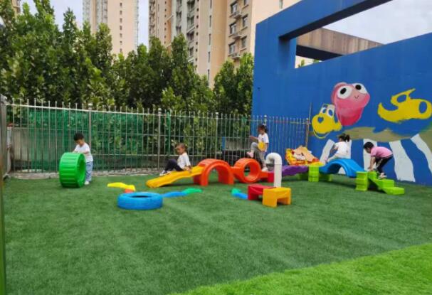 幼儿园户外操场