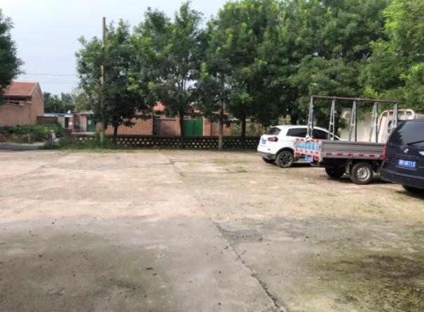 篮球场修复前