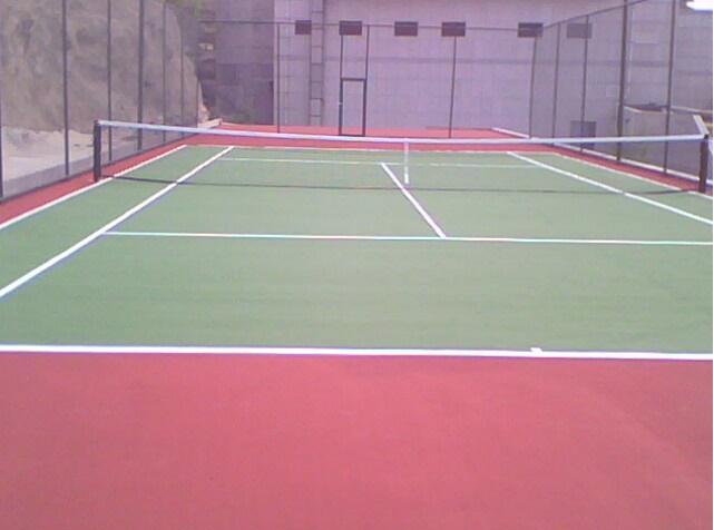 屋顶的网球场