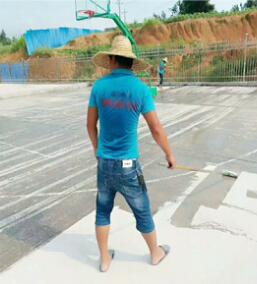 丙烯酸球场施工-涂刷防水层