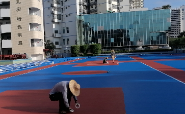 深圳洪湖小学塑胶跑道篮球场施工